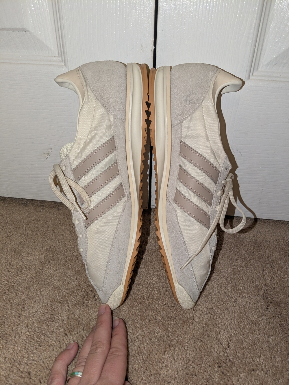 Adidas Womens Retro Runner Sneakers - Picture 2 of 6
